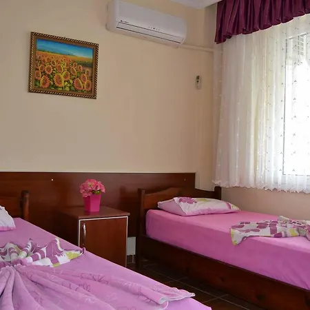 מוטל Manyas Türkeli